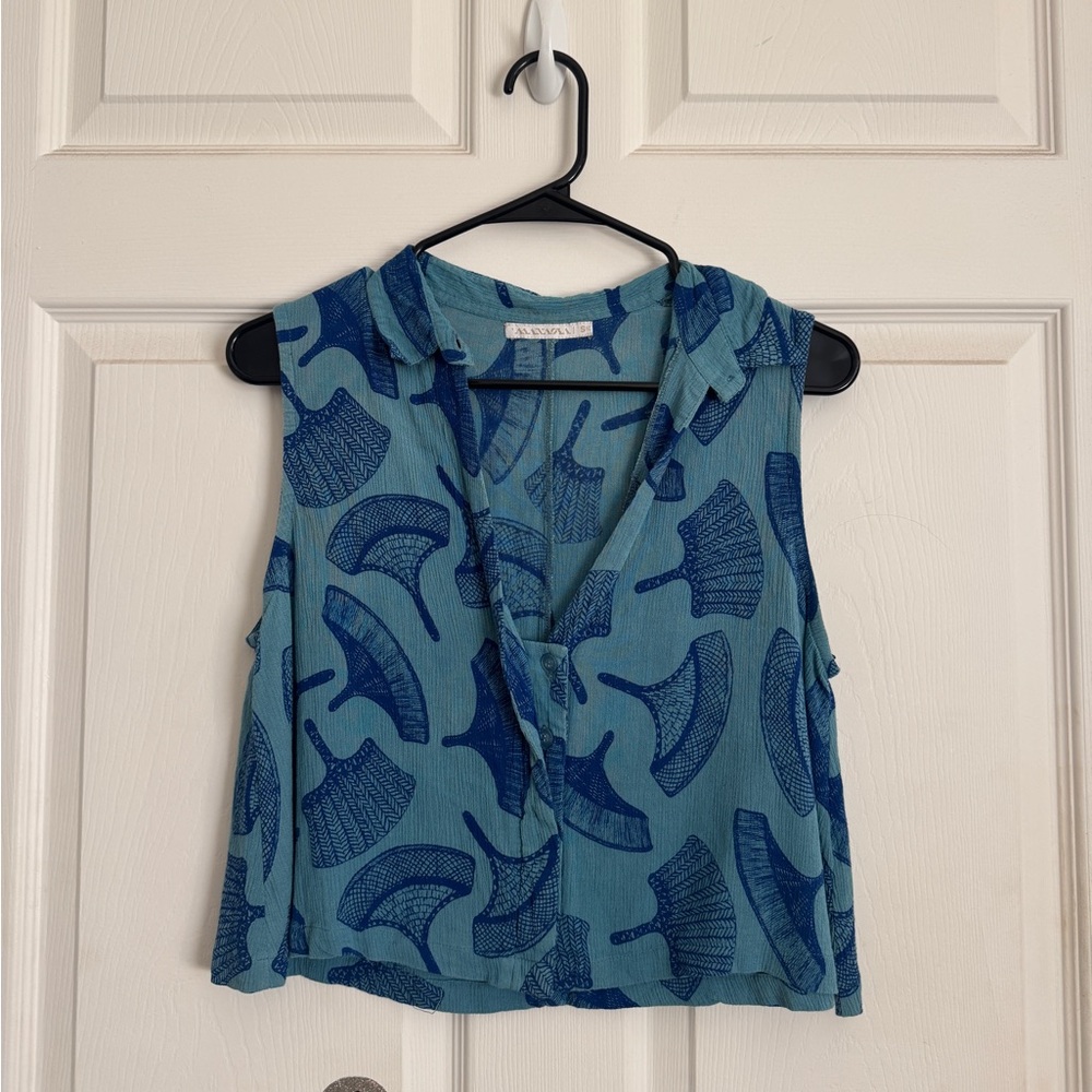 *SOLD* Manaola Blue Buttoned Crop Top
